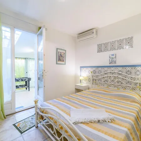 D'hotes Bed & Breakfast