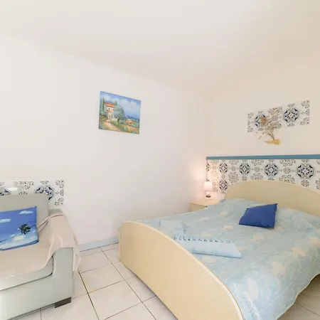 D'hotes Saint-Cyprien (Pyrenees-Orientales)