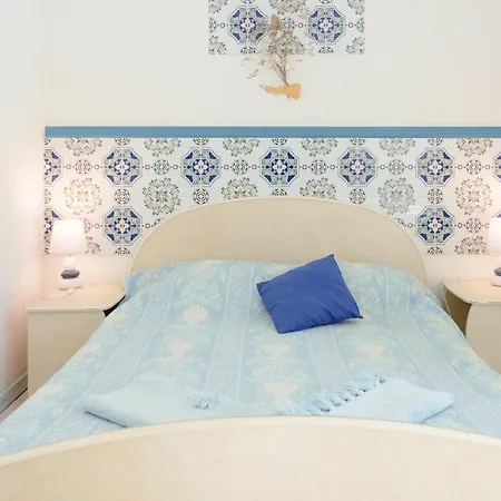D'hotes Bed & Breakfast 3*