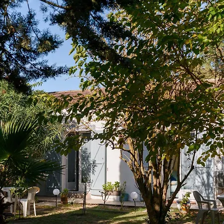 לינה וארוחת בוקר D'hotes 3*